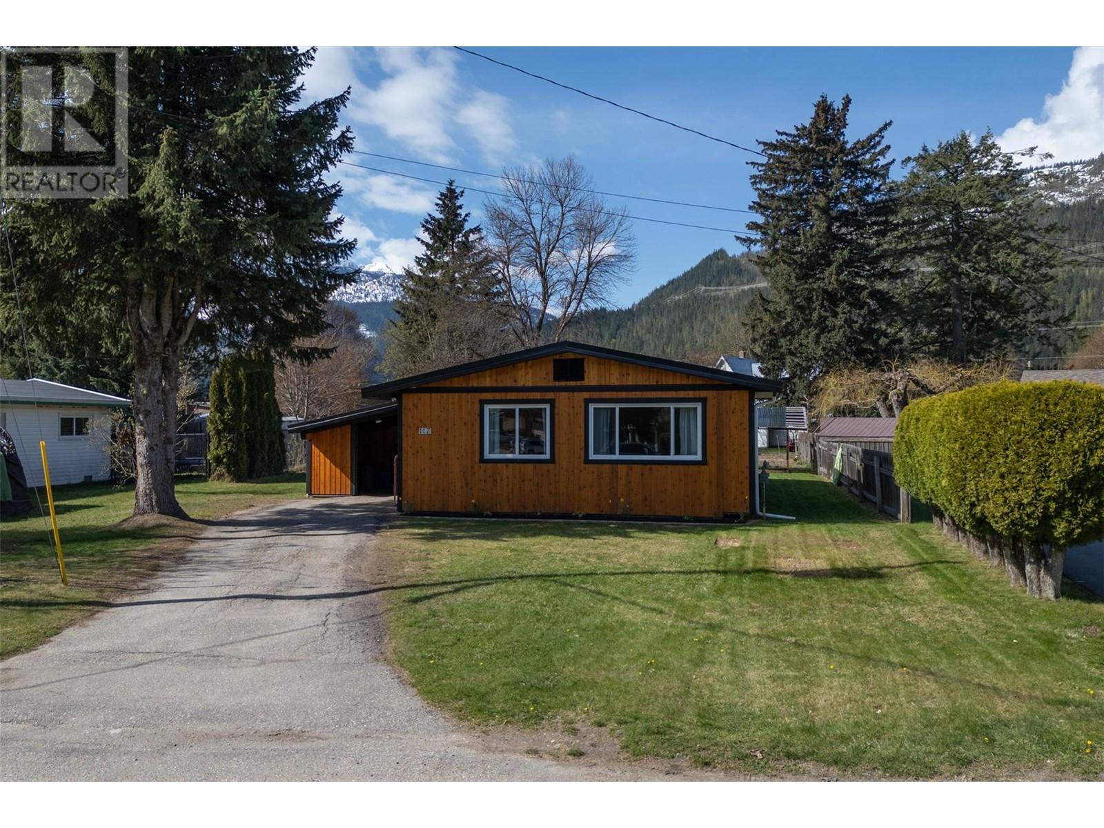 117 Peterson Drive, Revelstoke, British Columbia  V0E 2S0 - Photo 2 - 10345677