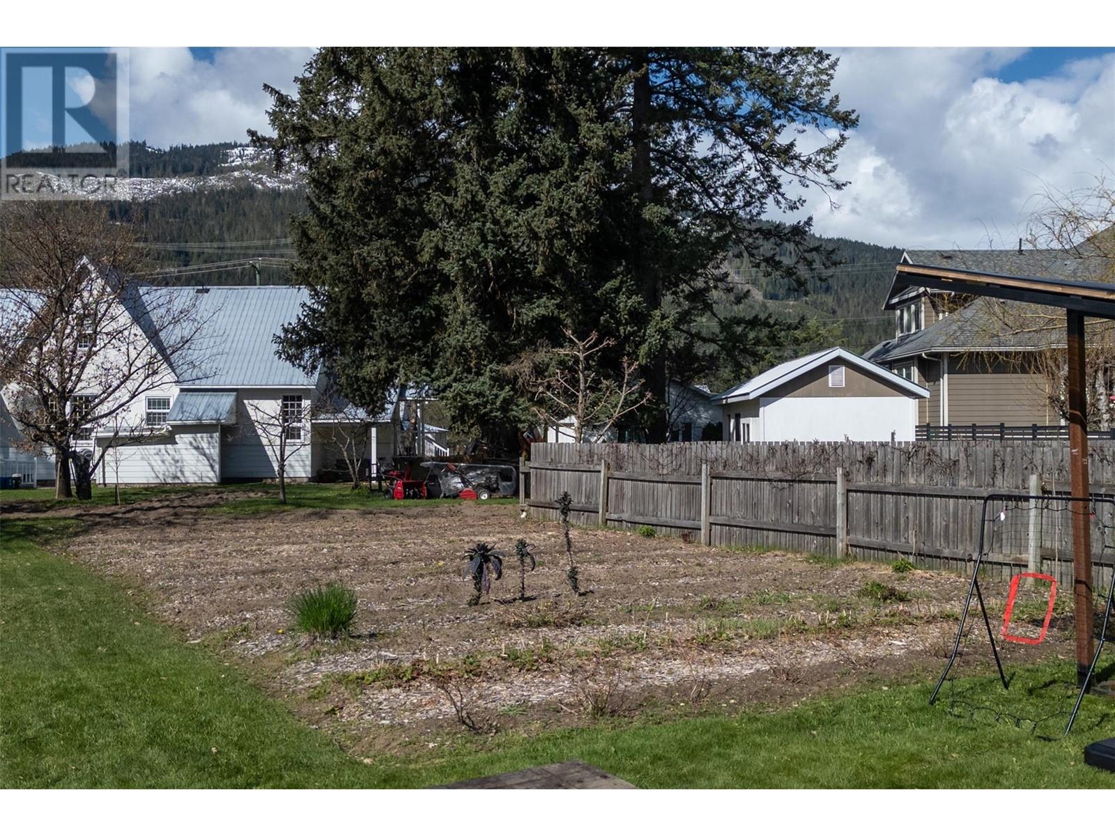 117 Peterson Drive, Revelstoke, British Columbia  V0E 2S0 - Photo 21 - 10345677