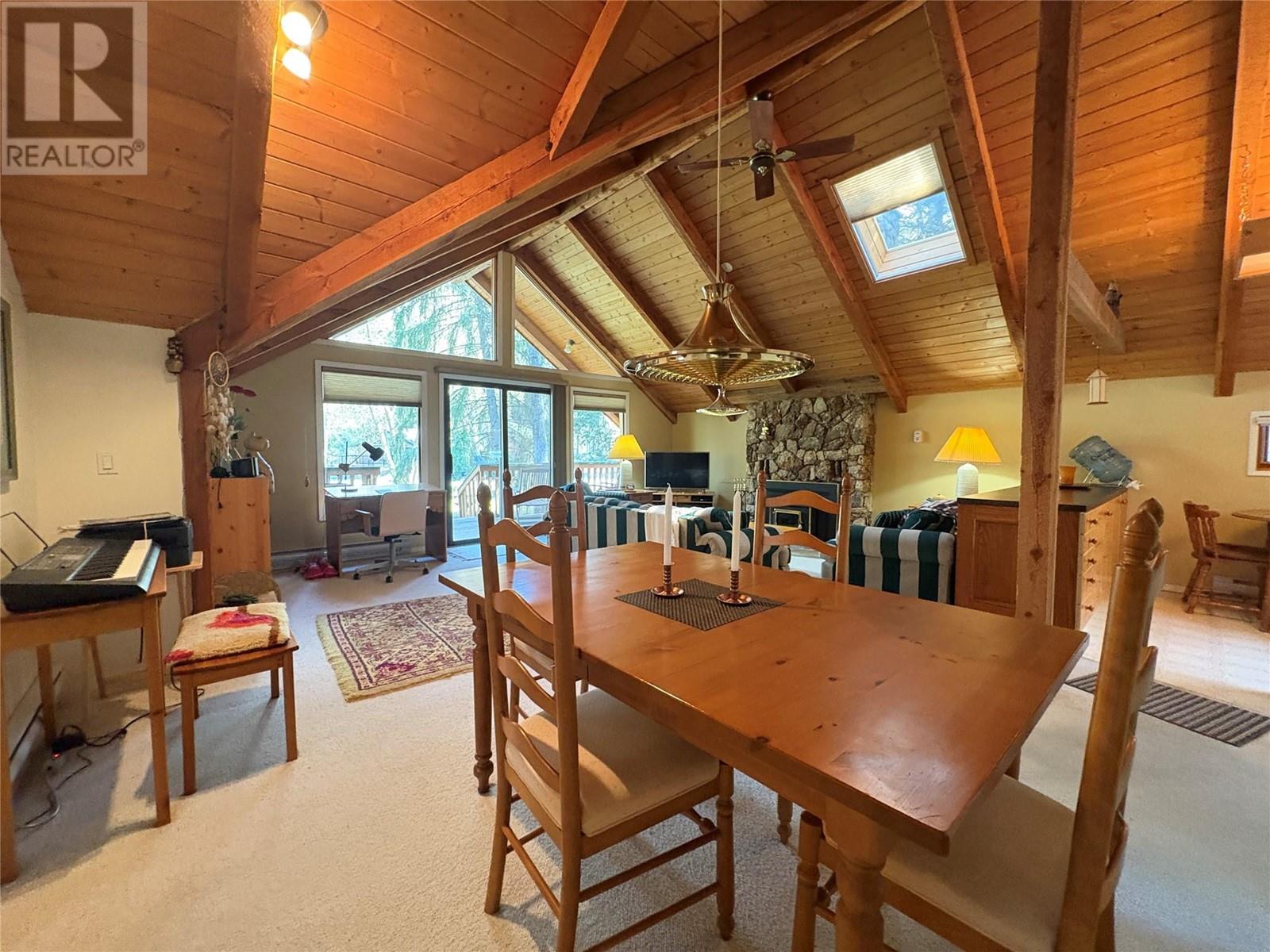 1037 Ridge Way, Windermere, British Columbia  V0B 2L0 - Photo 4 - 10344634