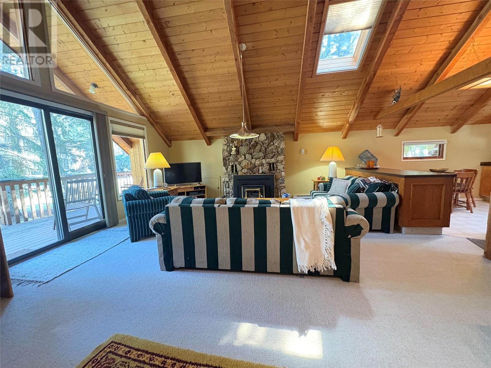 1037 Ridge Way, Windermere, British Columbia  V0B 2L0 - Photo 5 - 10344634