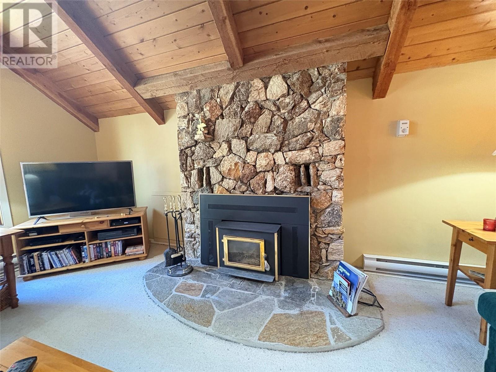 1037 Ridge Way, Windermere, British Columbia  V0B 2L0 - Photo 7 - 10344634