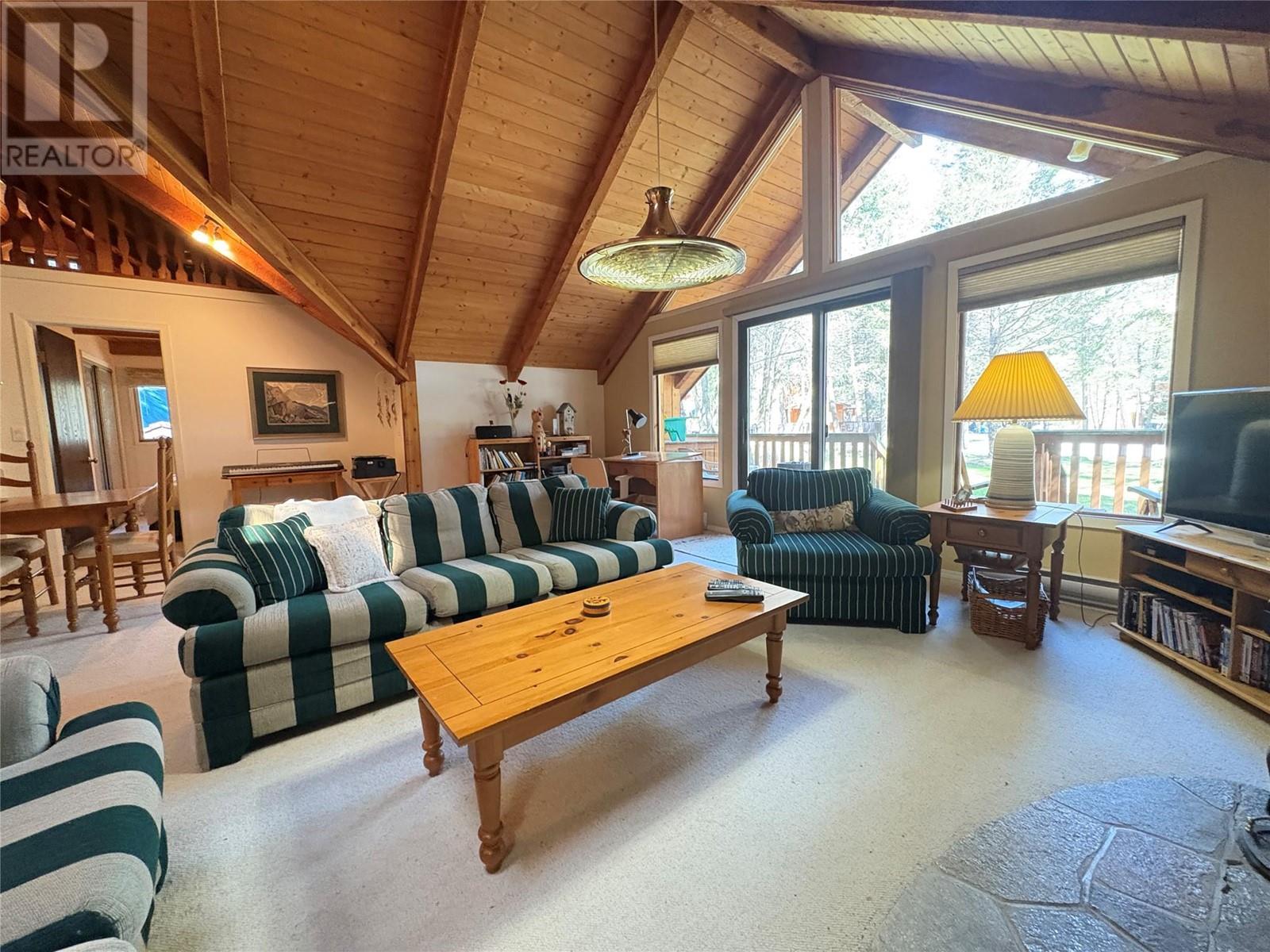 1037 Ridge Way, Windermere, British Columbia  V0B 2L0 - Photo 8 - 10344634