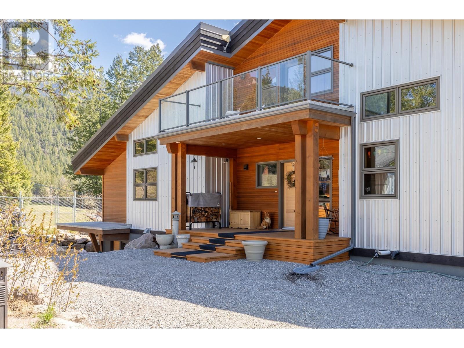 2400 Kootenay Rd No 3 Road Unit# 4, Invermere, British Columbia  V0B 2L2 - Photo 1 - 10345692