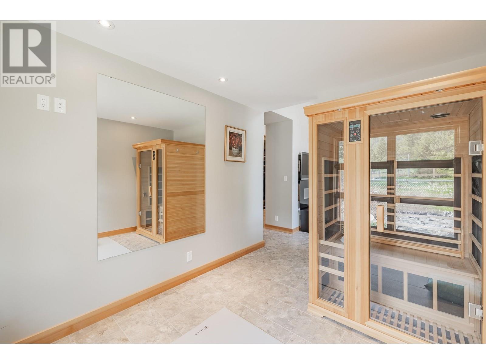 2400 Kootenay Rd No 3 Road Unit# 4, Invermere, British Columbia  V0B 2L2 - Photo 29 - 10345692