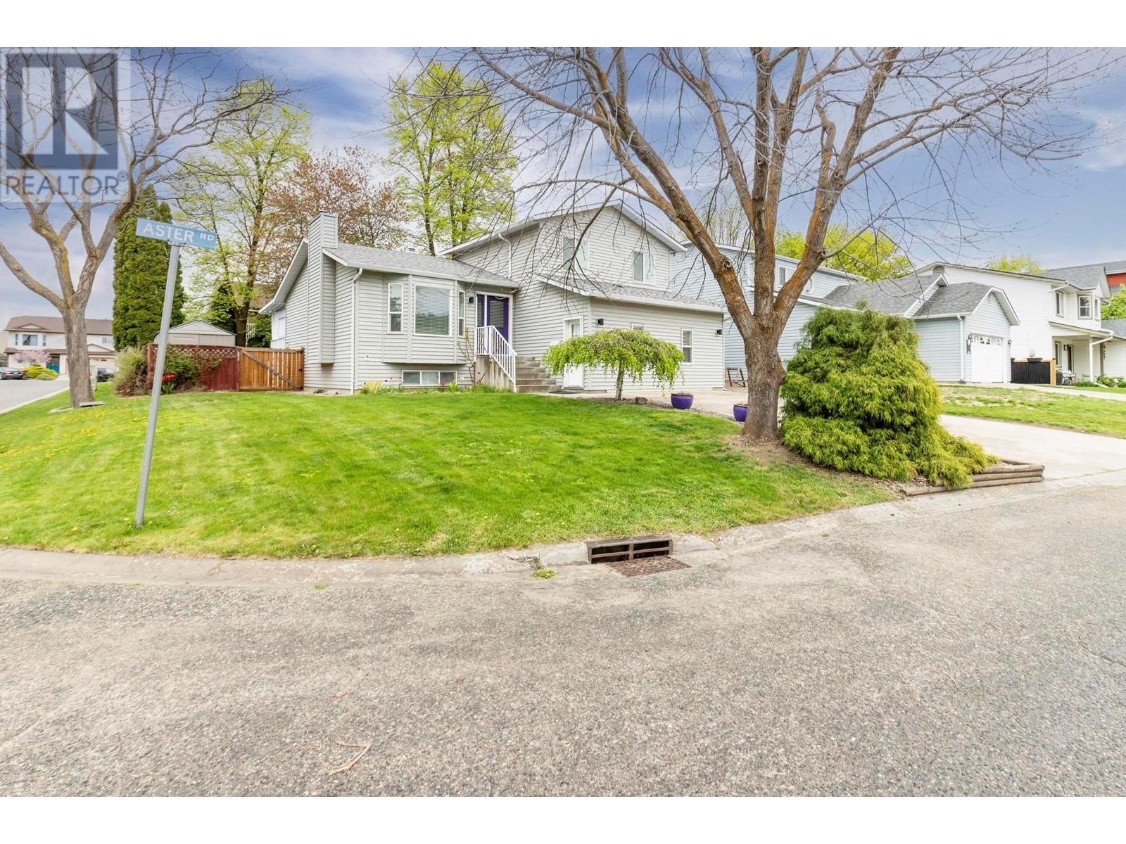 2049 Aster Road, Kelowna, British Columbia  V1V 1P4 - Photo 3 - 10345302