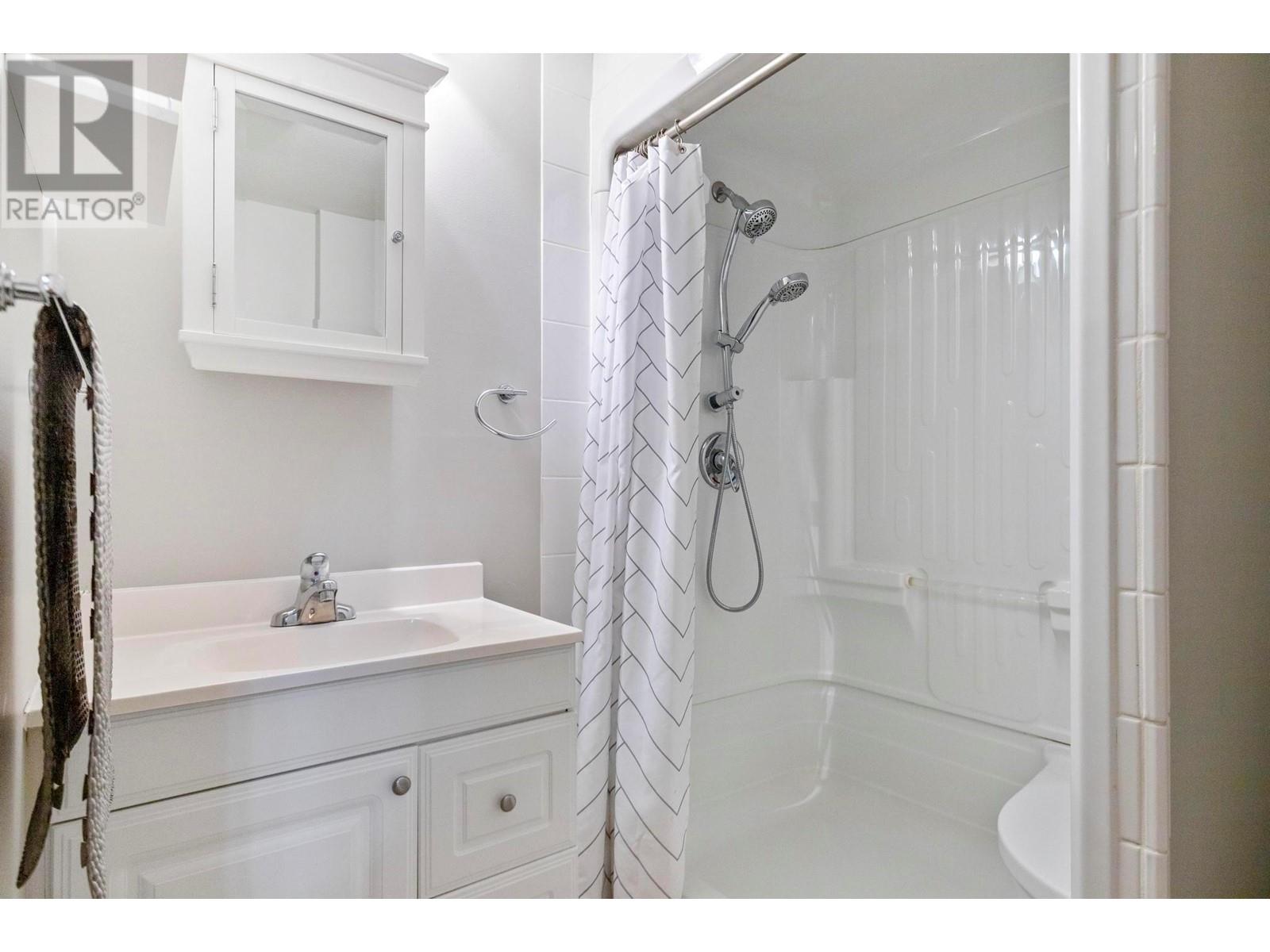 2049 Aster Road, Kelowna, British Columbia  V1V 1P4 - Photo 30 - 10345302