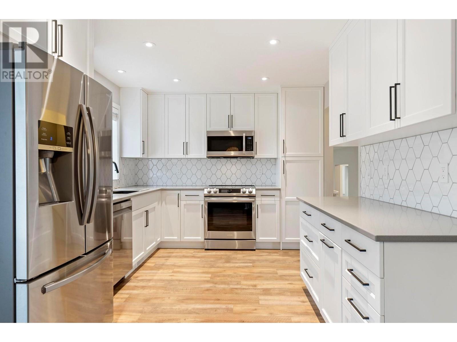 2049 Aster Road, Kelowna, British Columbia  V1V 1P4 - Photo 9 - 10345302