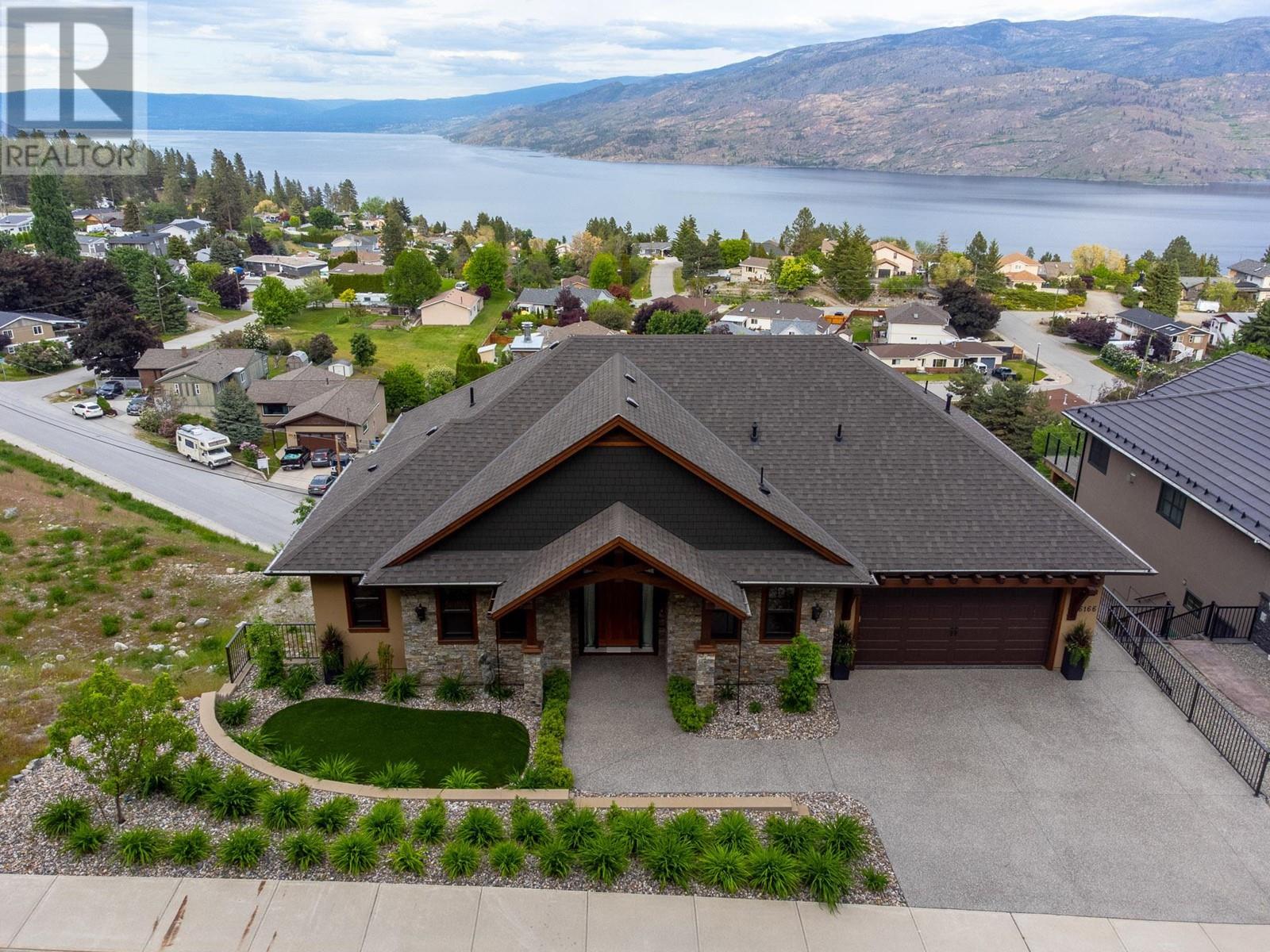 6166 Seymoure Avenue, Peachland, British Columbia  V0H 1X4 - Photo 2 - 10345815