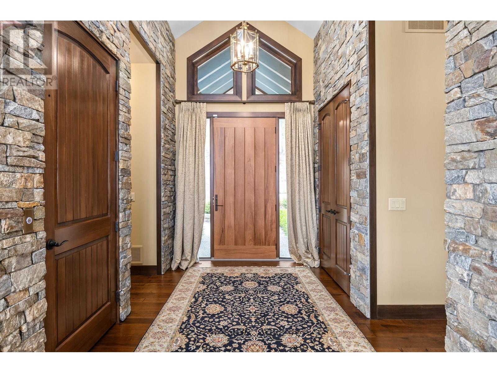 6166 Seymoure Avenue, Peachland, British Columbia  V0H 1X4 - Photo 7 - 10345815