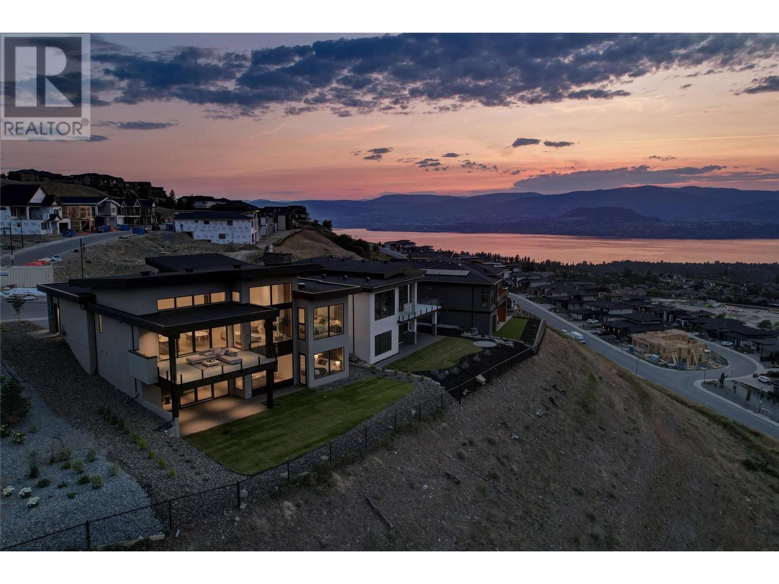 1054 Emslie Street, Kelowna, British Columbia  V1W 5J1 - Photo 1 - 10345760