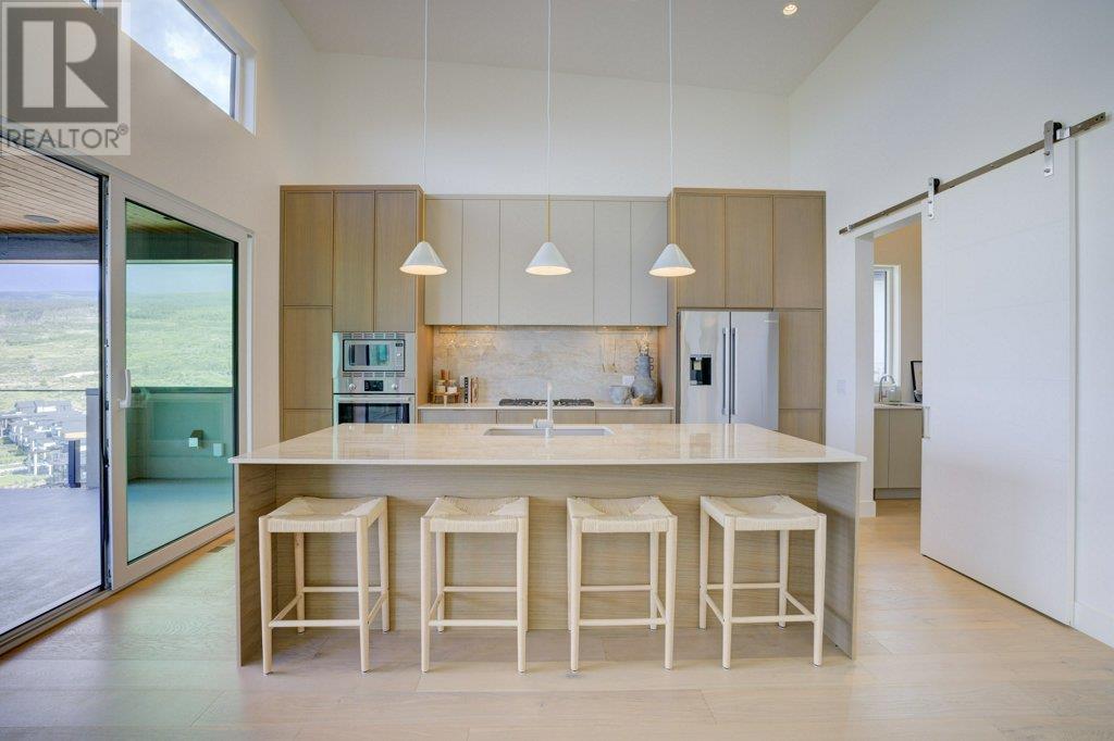 1054 Emslie Street, Kelowna, British Columbia  V1W 5J1 - Photo 5 - 10345760