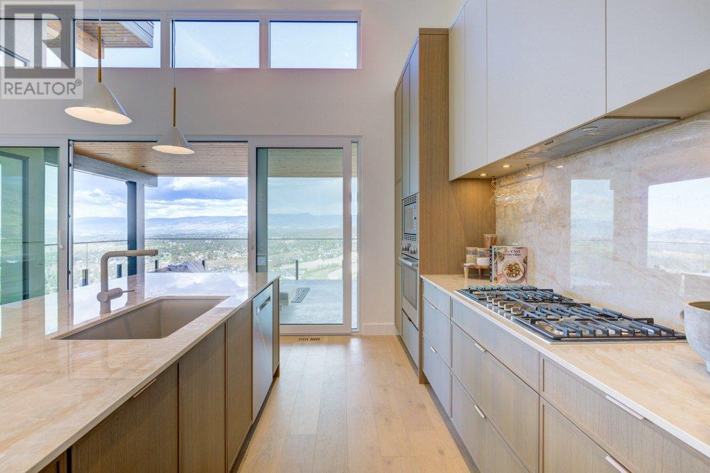 1054 Emslie Street, Kelowna, British Columbia  V1W 5J1 - Photo 6 - 10345760