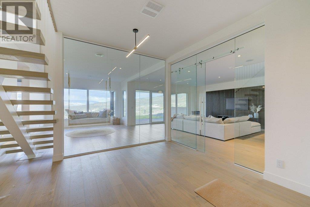 1054 Emslie Street, Kelowna, British Columbia  V1W 5J1 - Photo 64 - 10345760