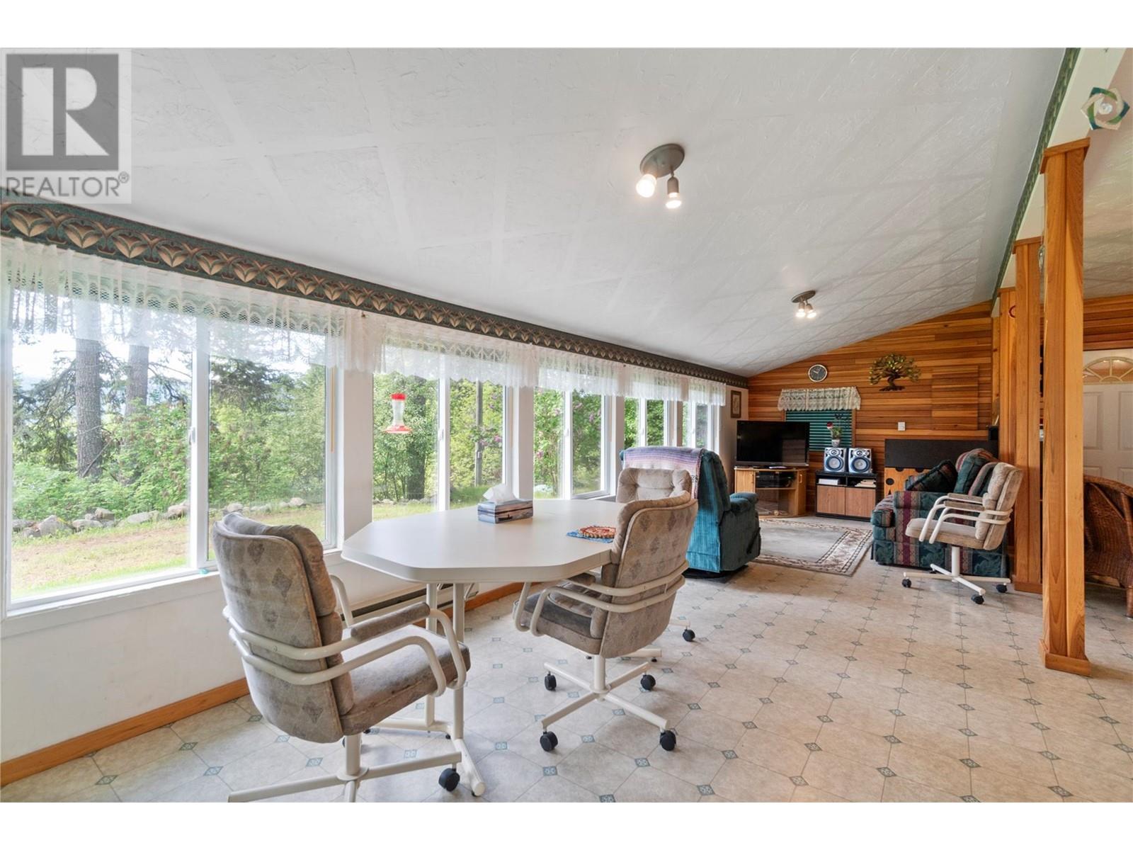 6497 Lindsay Road, Magna Bay, British Columbia  V0E 1M7 - Photo 17 - 10345574