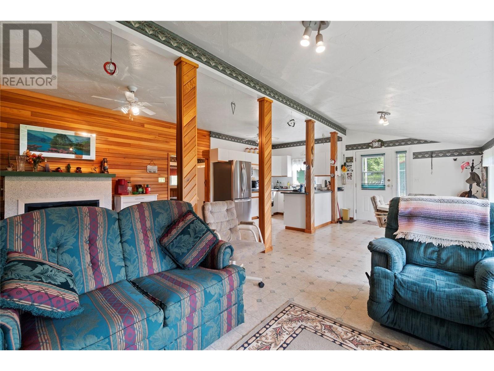 6497 Lindsay Road, Magna Bay, British Columbia  V0E 1M7 - Photo 19 - 10345574