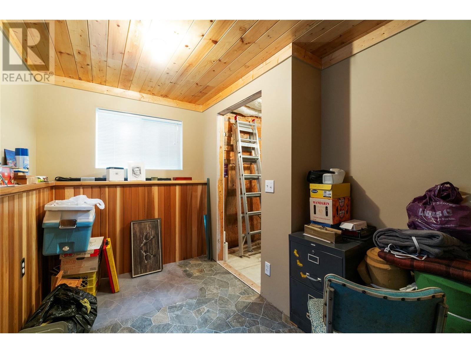 6497 Lindsay Road, Magna Bay, British Columbia  V0E 1M7 - Photo 28 - 10345574
