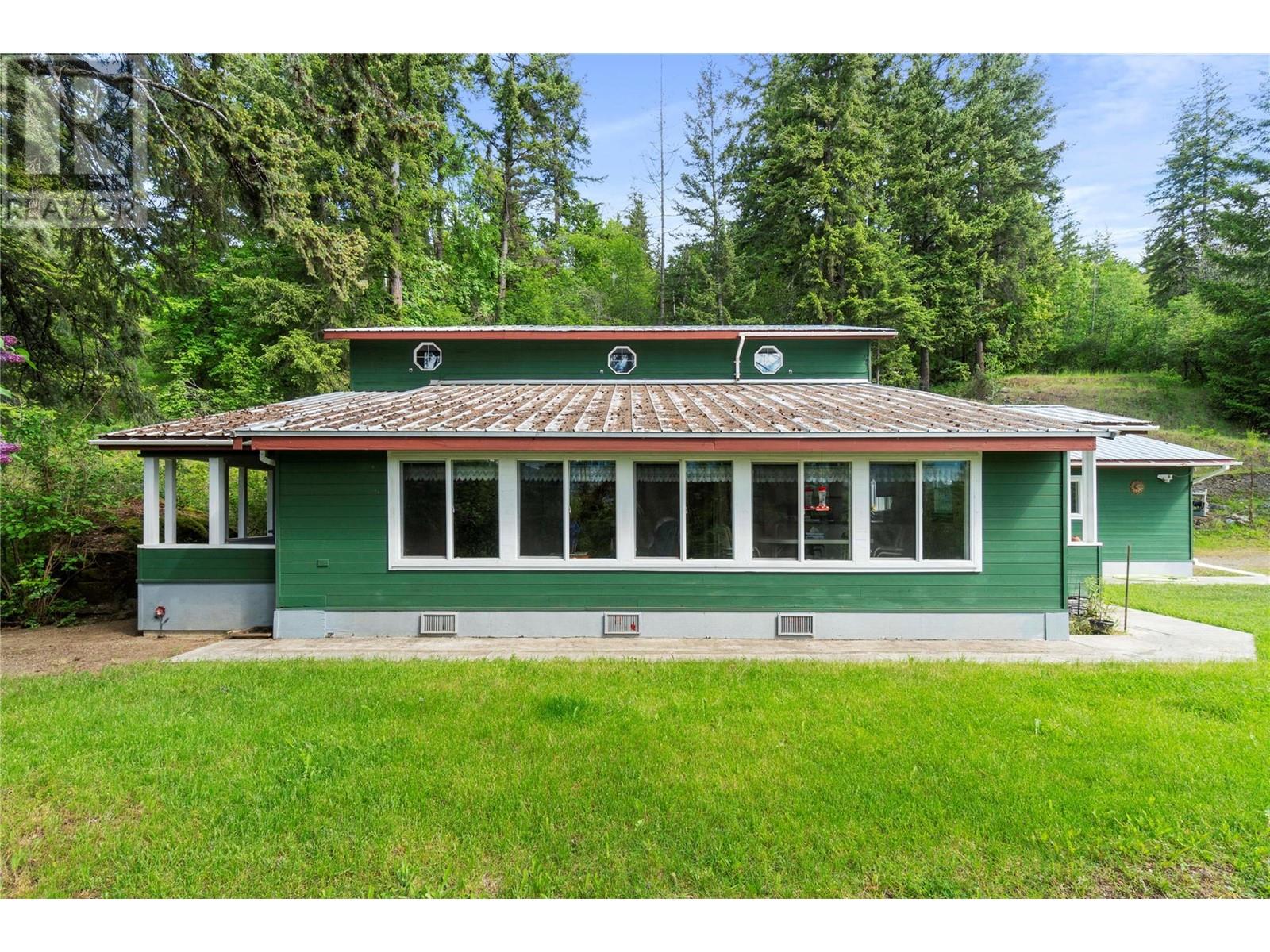 6497 Lindsay Road, Magna Bay, British Columbia  V0E 1M7 - Photo 3 - 10345574