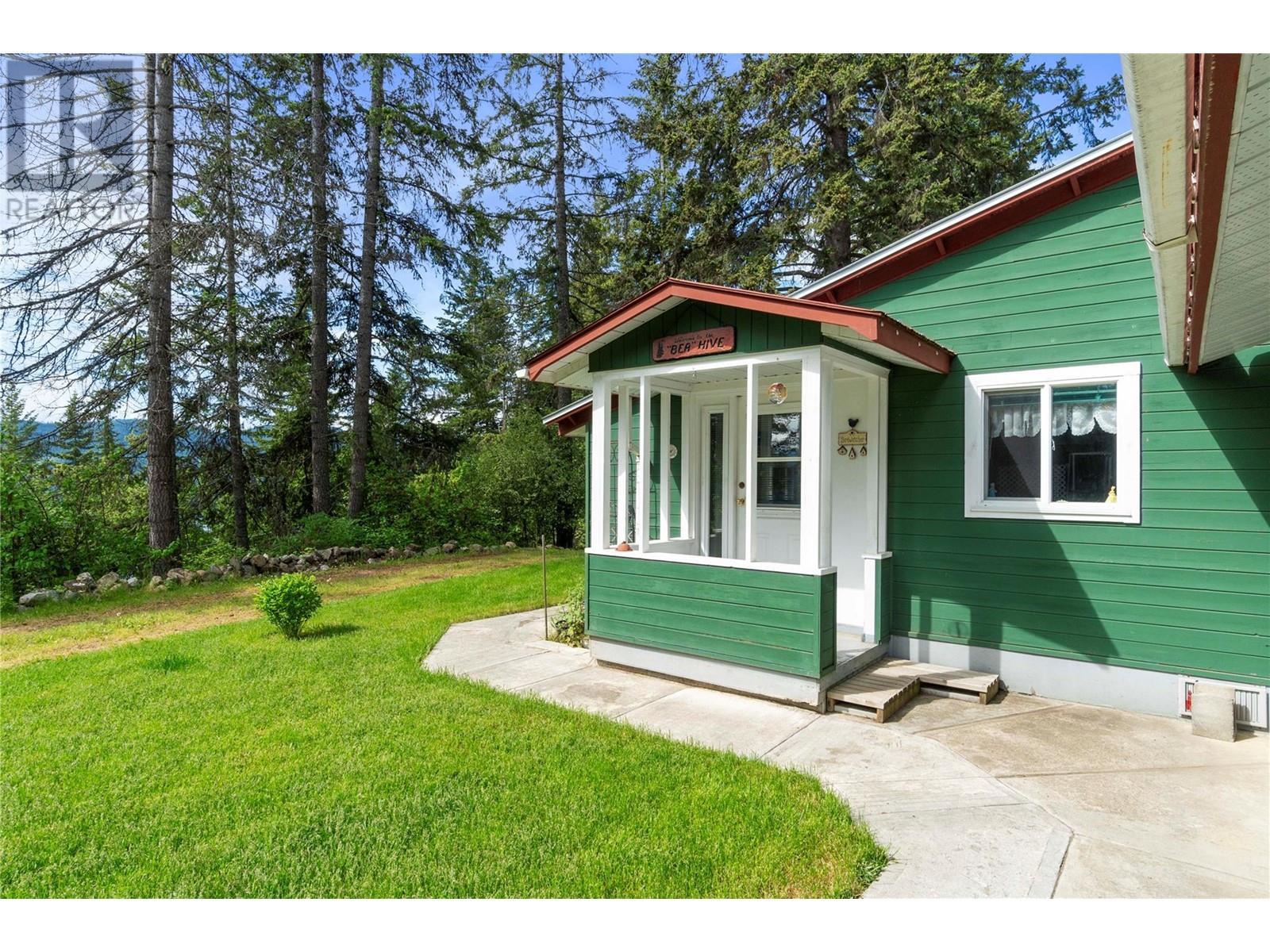 6497 Lindsay Road, Magna Bay, British Columbia  V0E 1M7 - Photo 4 - 10345574