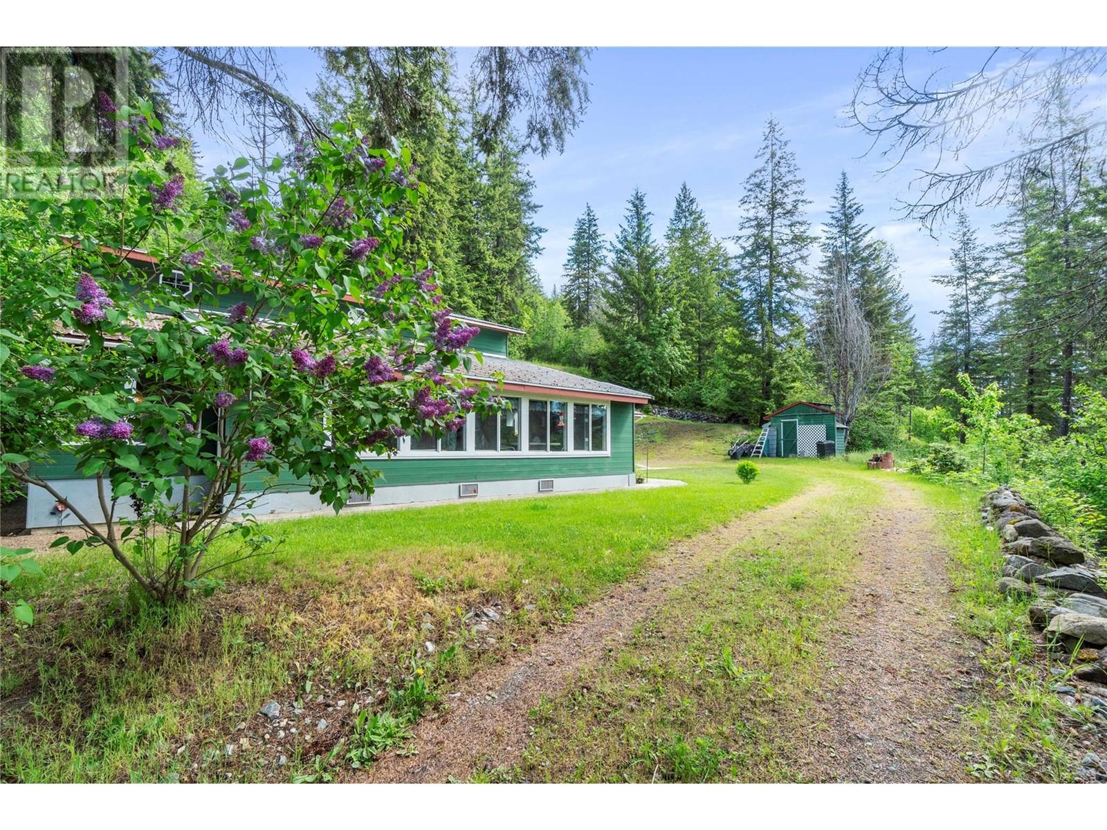 6497 Lindsay Road, Magna Bay, British Columbia  V0E 1M7 - Photo 6 - 10345574