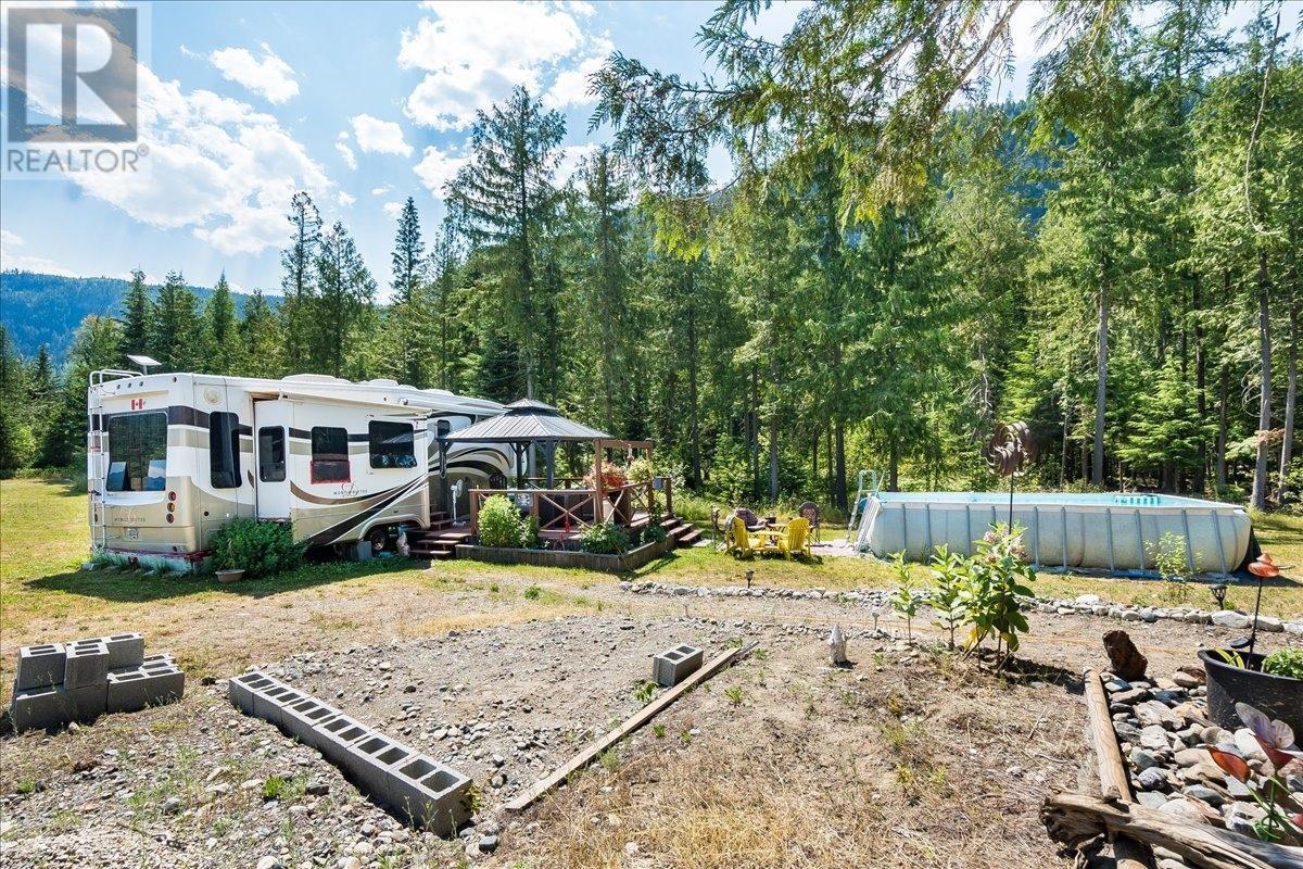 1025 Alexander Gravel Pit Road, Cooper Creek, British Columbia  V0G 1N0 - Photo 17 - 10338376