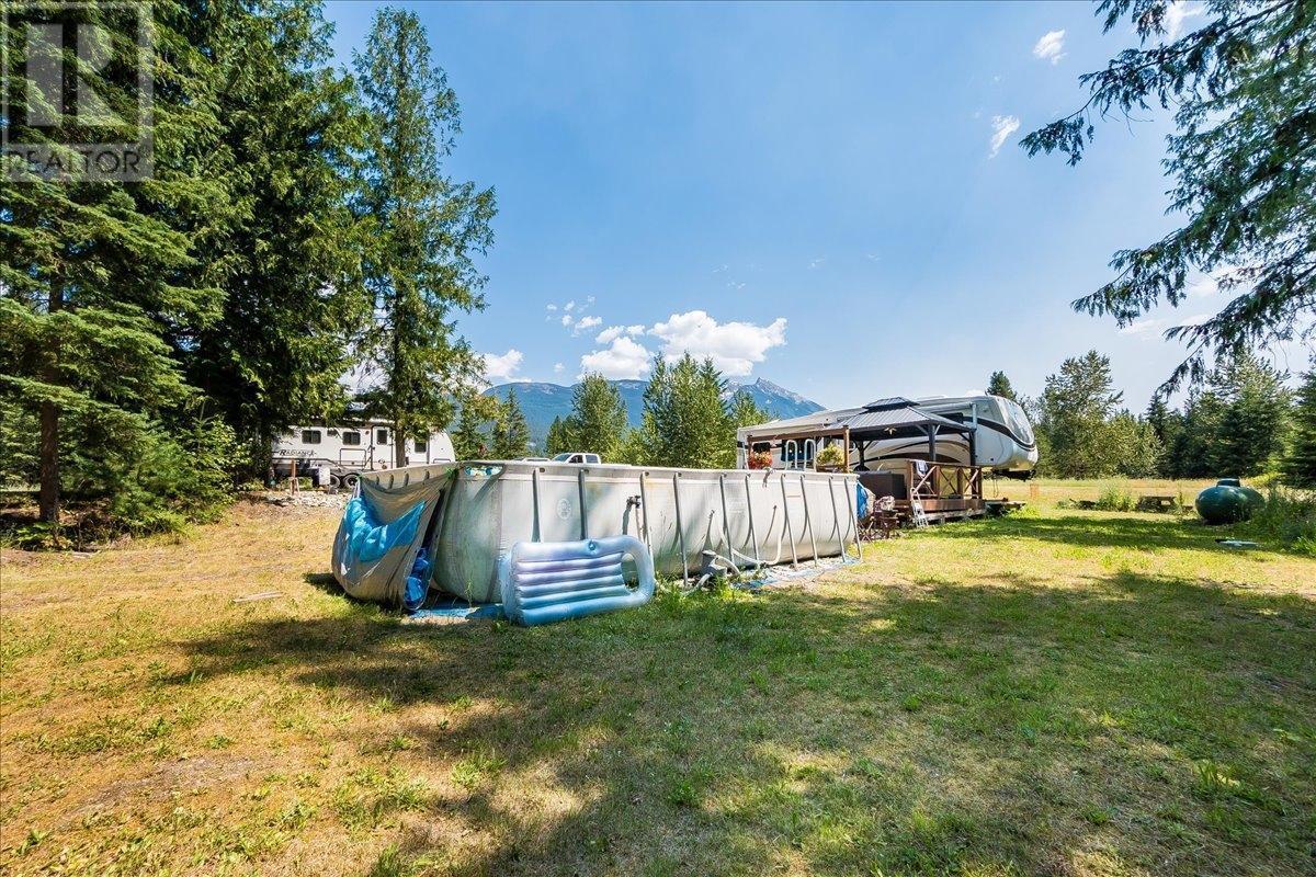 1025 Alexander Gravel Pit Road, Cooper Creek, British Columbia  V0G 1N0 - Photo 18 - 10338376