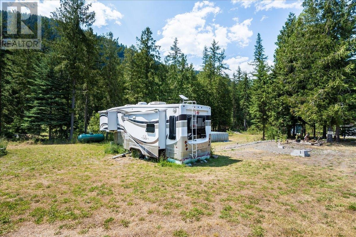 1025 Alexander Gravel Pit Road, Cooper Creek, British Columbia  V0G 1N0 - Photo 20 - 10338376