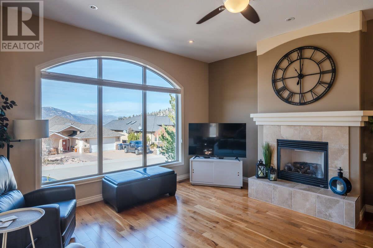 1564 Holden Road, Penticton, British Columbia  V2A 8M9 - Photo 3 - 10345860