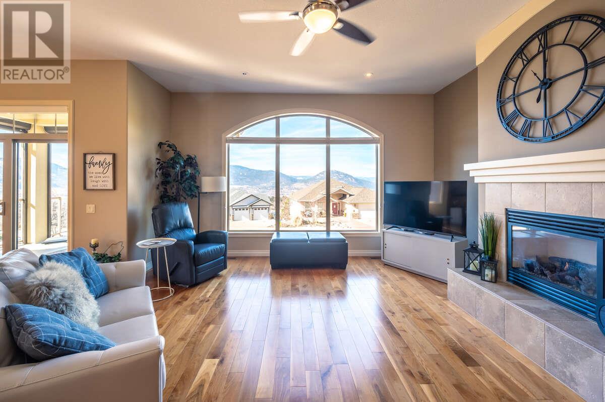 1564 Holden Road, Penticton, British Columbia  V2A 8M9 - Photo 4 - 10345860