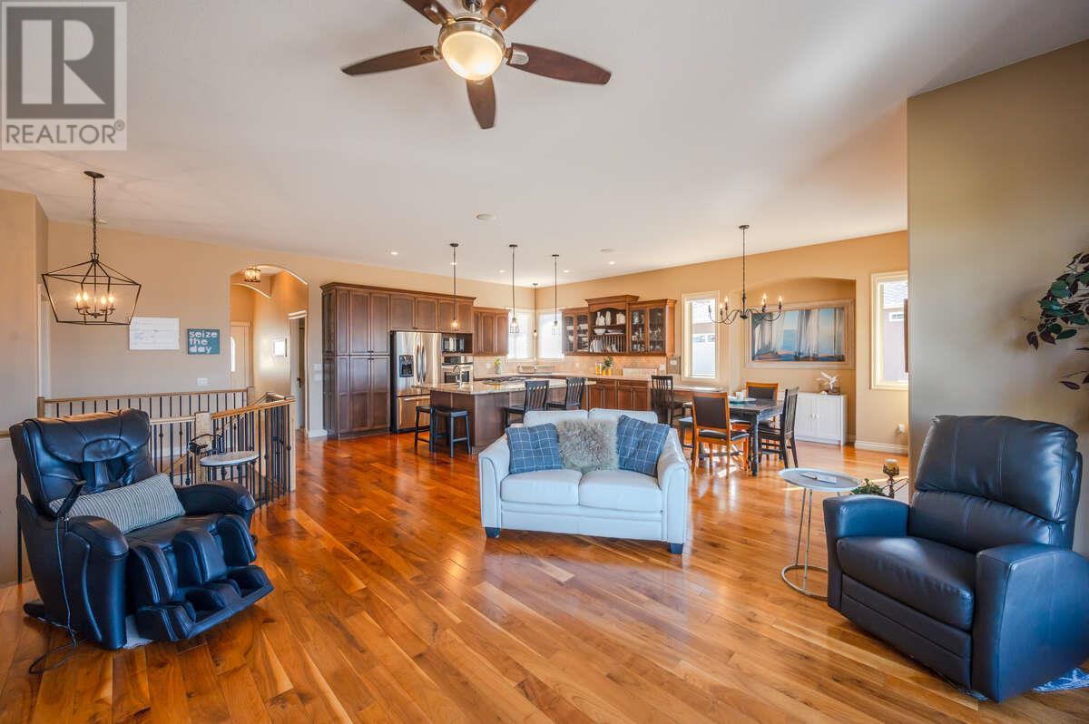 1564 Holden Road, Penticton, British Columbia  V2A 8M9 - Photo 5 - 10345860