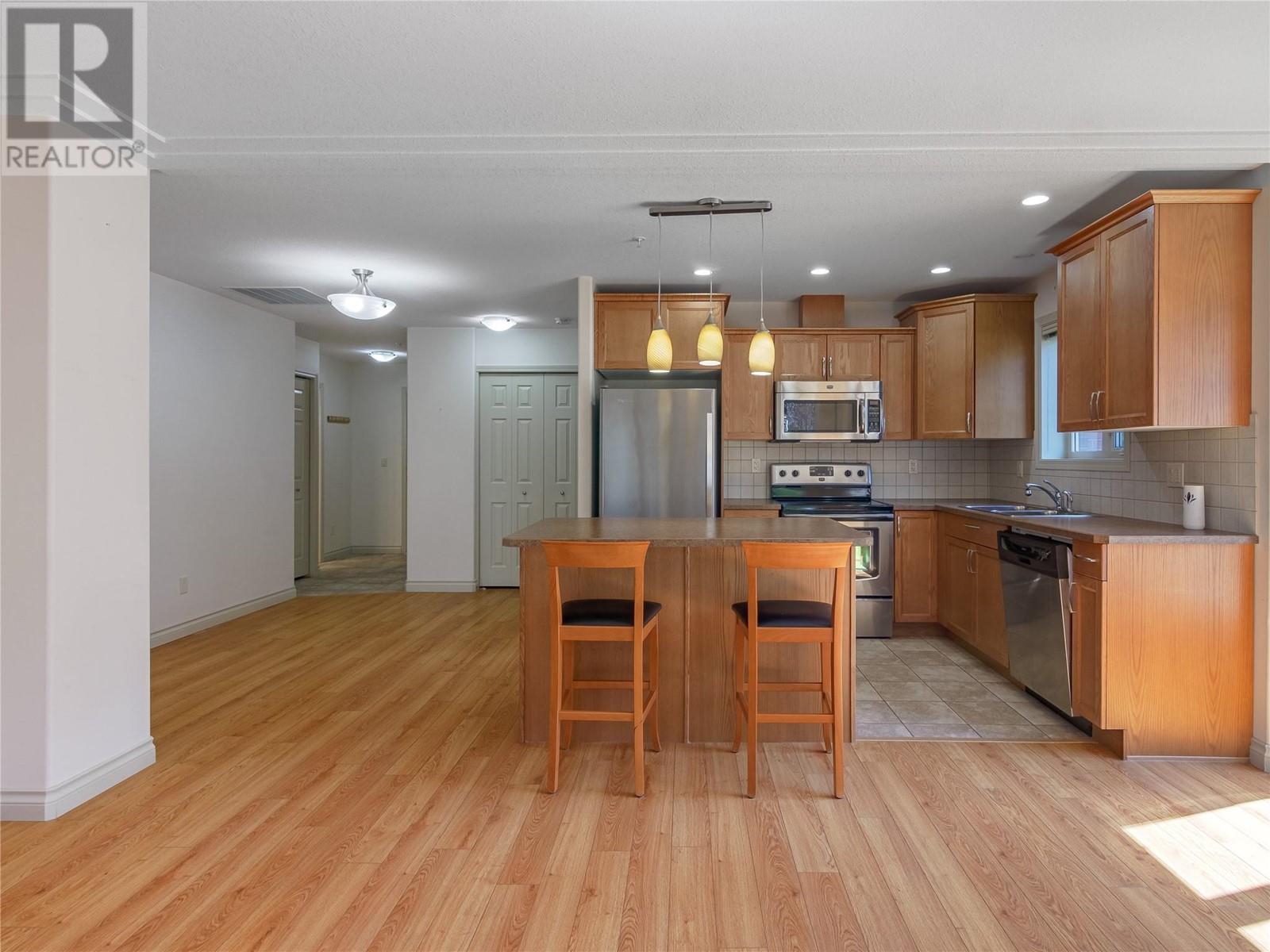 2113 Atkinson Street Unit# 101, Penticton, British Columbia  V2A 8R5 - Photo 5 - 10345822