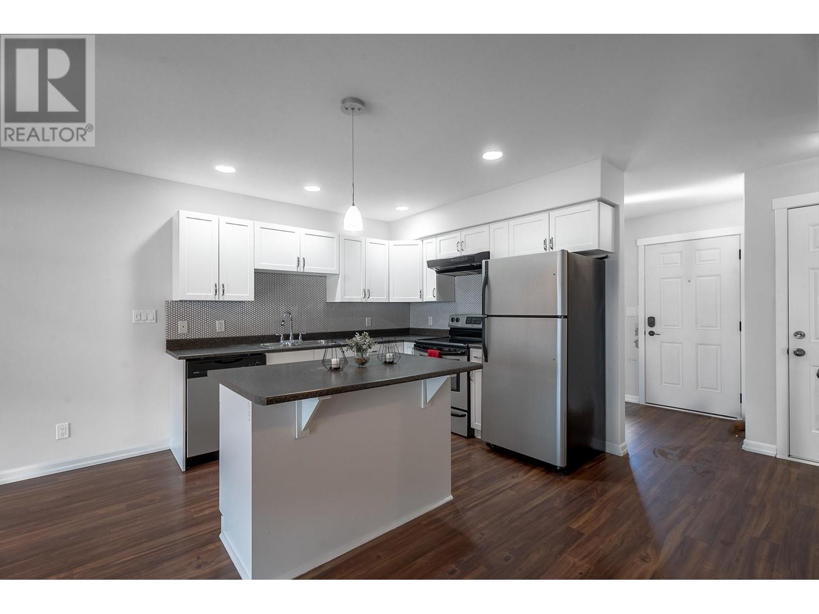 1900 Hugh Allan Drive Unit# 18, Kamloops, British Columbia  V1S 0A8 - Photo 2 - 10345797