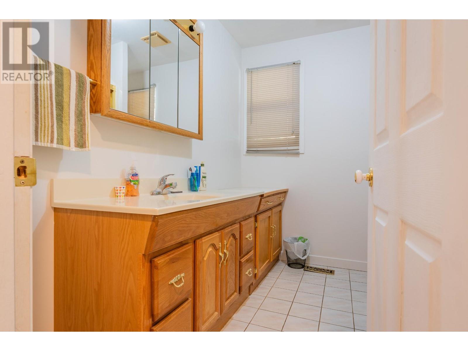 60 Chase Road, Christina Lake, British Columbia  V0G 1E0 - Photo 14 - 10345494