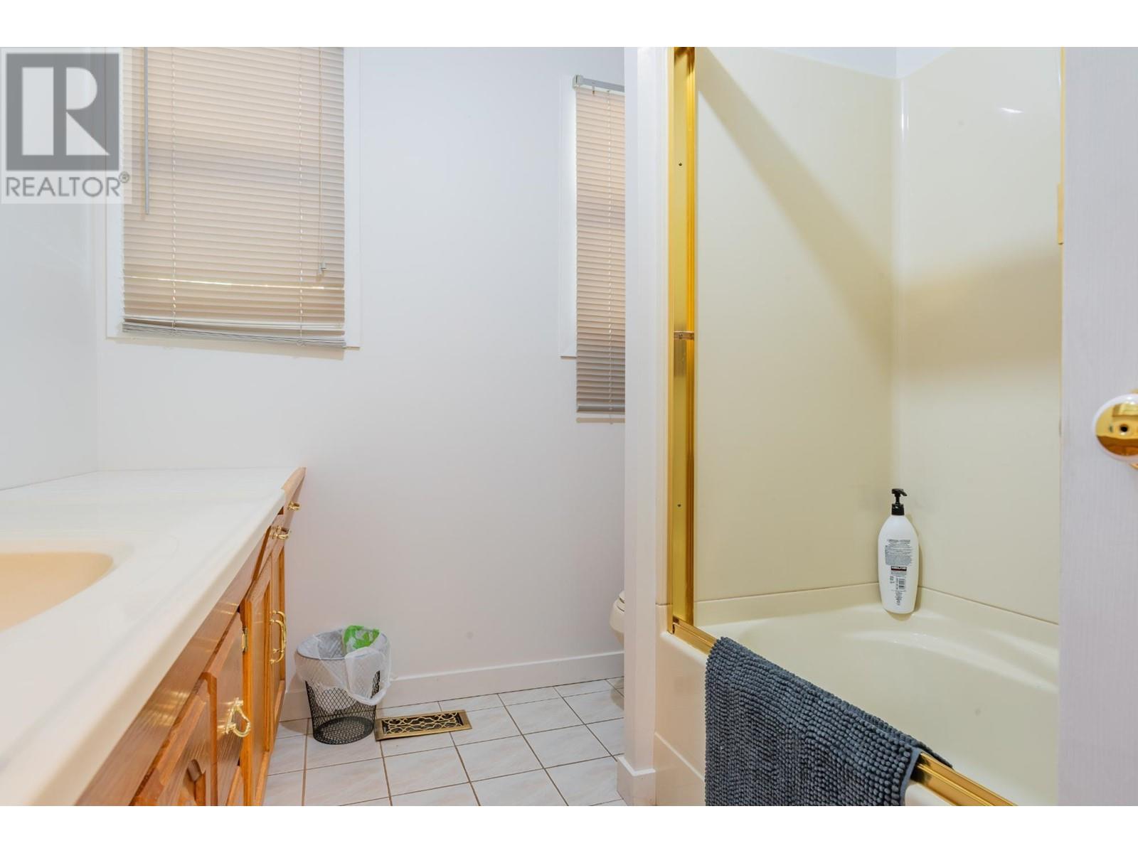 60 Chase Road, Christina Lake, British Columbia  V0G 1E0 - Photo 15 - 10345494