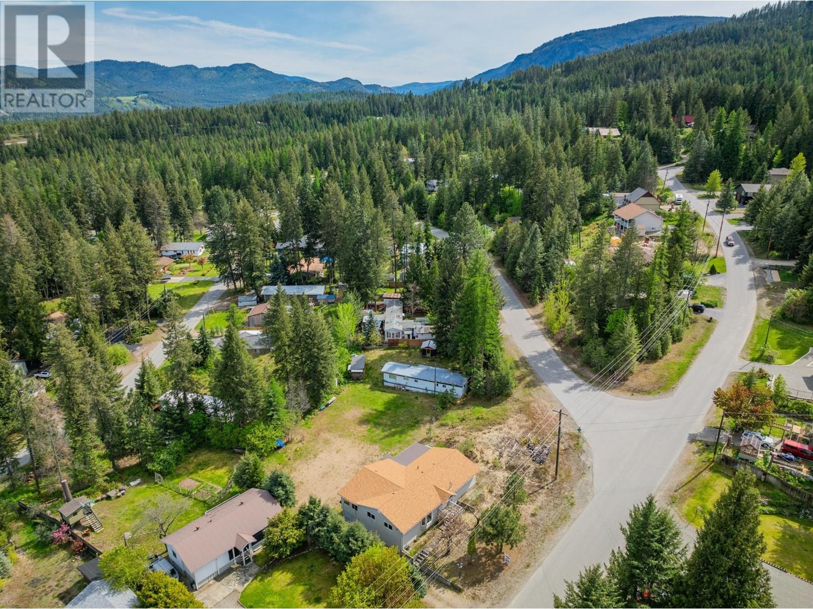 60 Chase Road, Christina Lake, British Columbia  V0G 1E0 - Photo 35 - 10345494