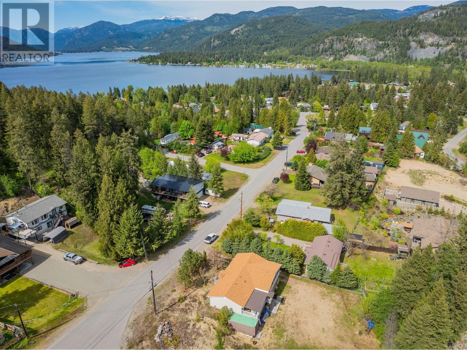 60 Chase Road, Christina Lake, British Columbia  V0G 1E0 - Photo 36 - 10345494