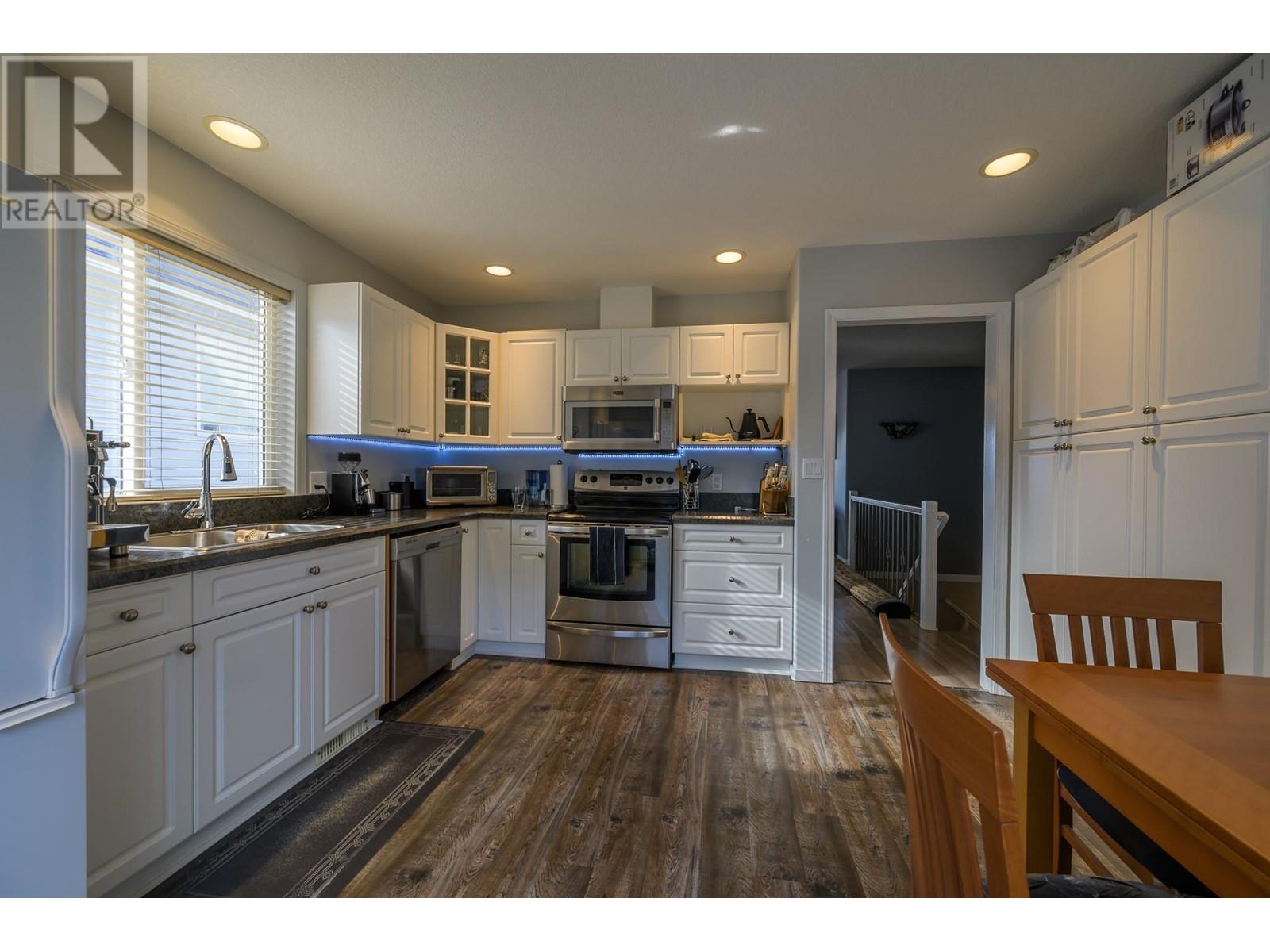951 Canongate Crescent, Kamloops, British Columbia  V1S 1W8 - Photo 3 - 10344735