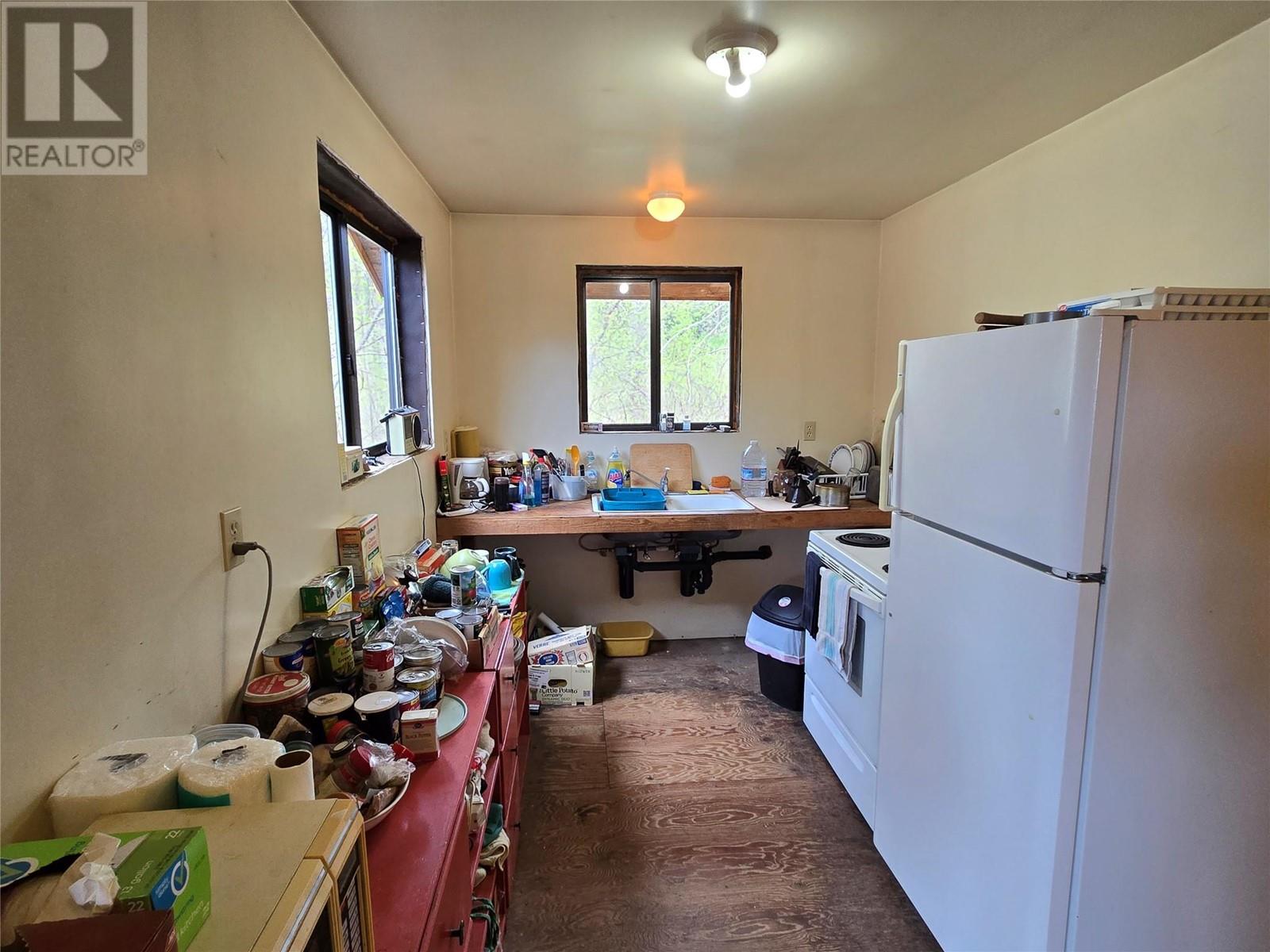 6268 Picard Road, Appledale, British Columbia  V0G 2J0 - Photo 9 - 10345836