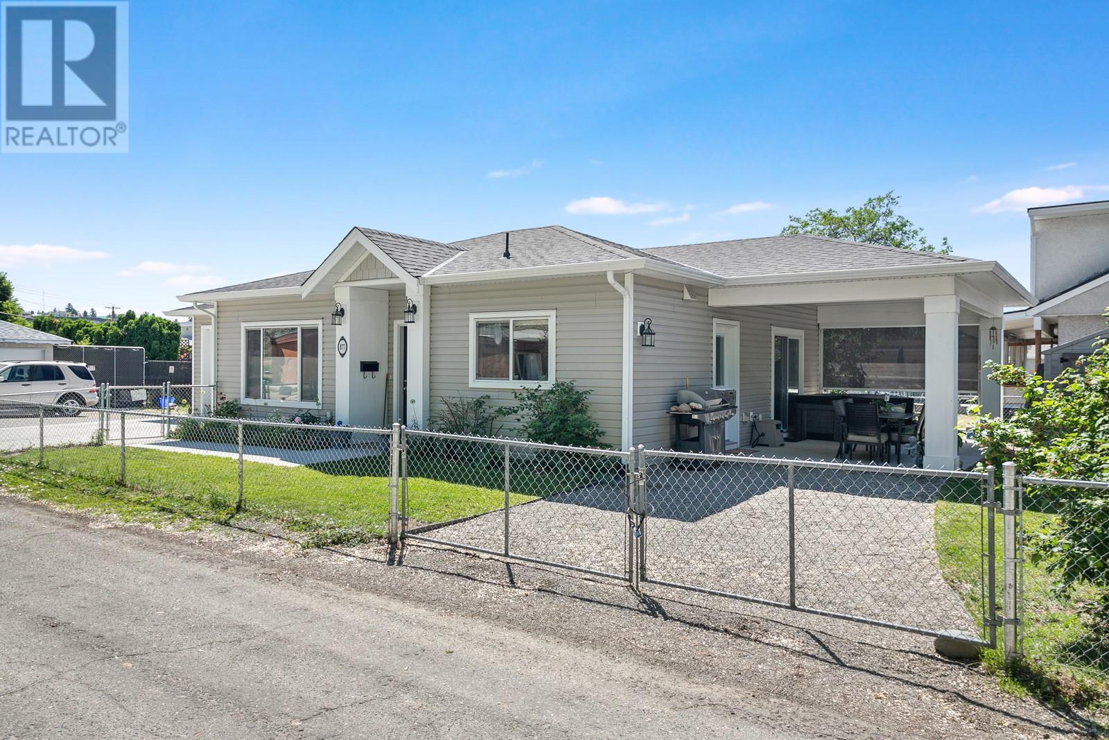 875-877 Jones Street, Kelowna, British Columbia  V1Y 2S6 - Photo 6 - 10345653