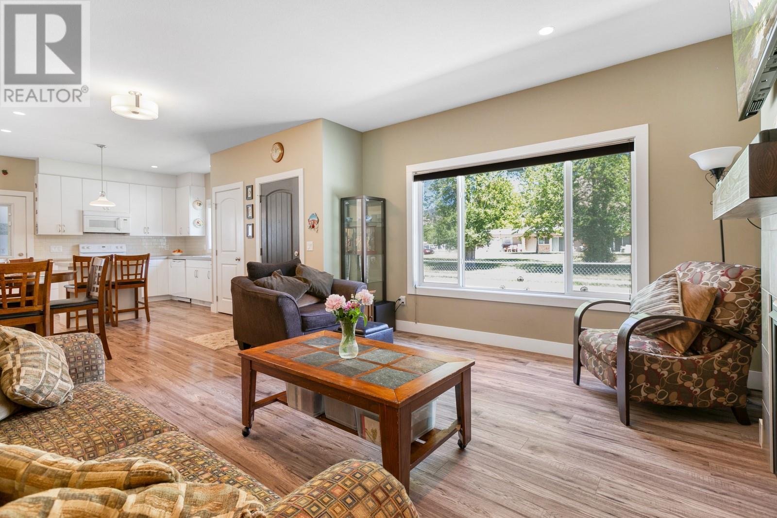 875-877 Jones Street, Kelowna, British Columbia  V1Y 2S6 - Photo 8 - 10345653