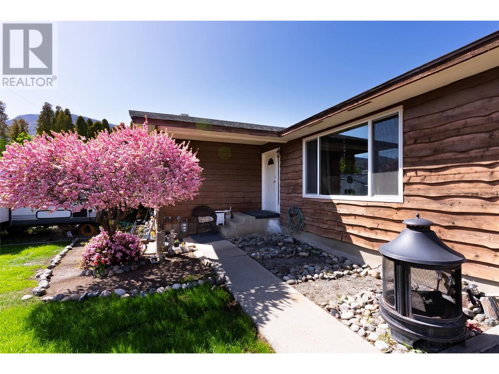 1105 Maclean Crescent, Cache Creek, British Columbia  V0K 1H0 - Photo 3 - 10345631