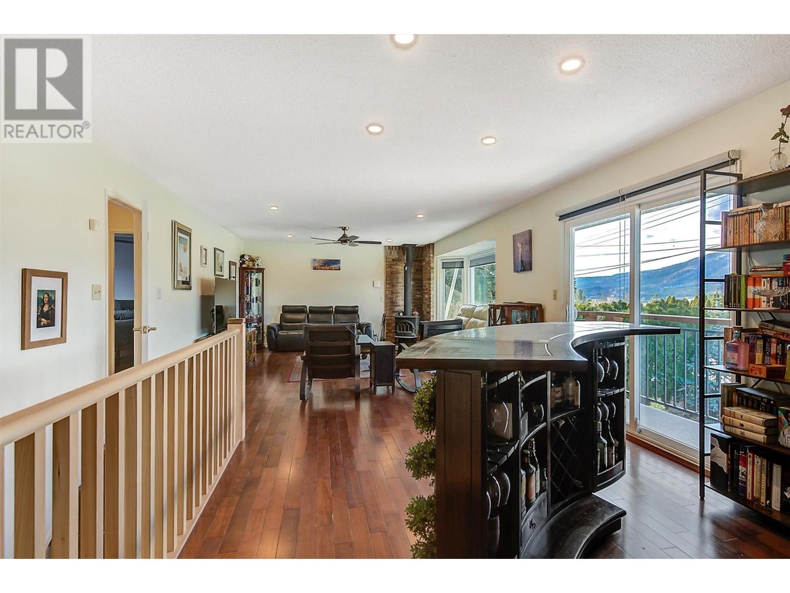 2415 Collingwood Road, West Kelowna, British Columbia  V1Z 2C3 - Photo 5 - 10345476