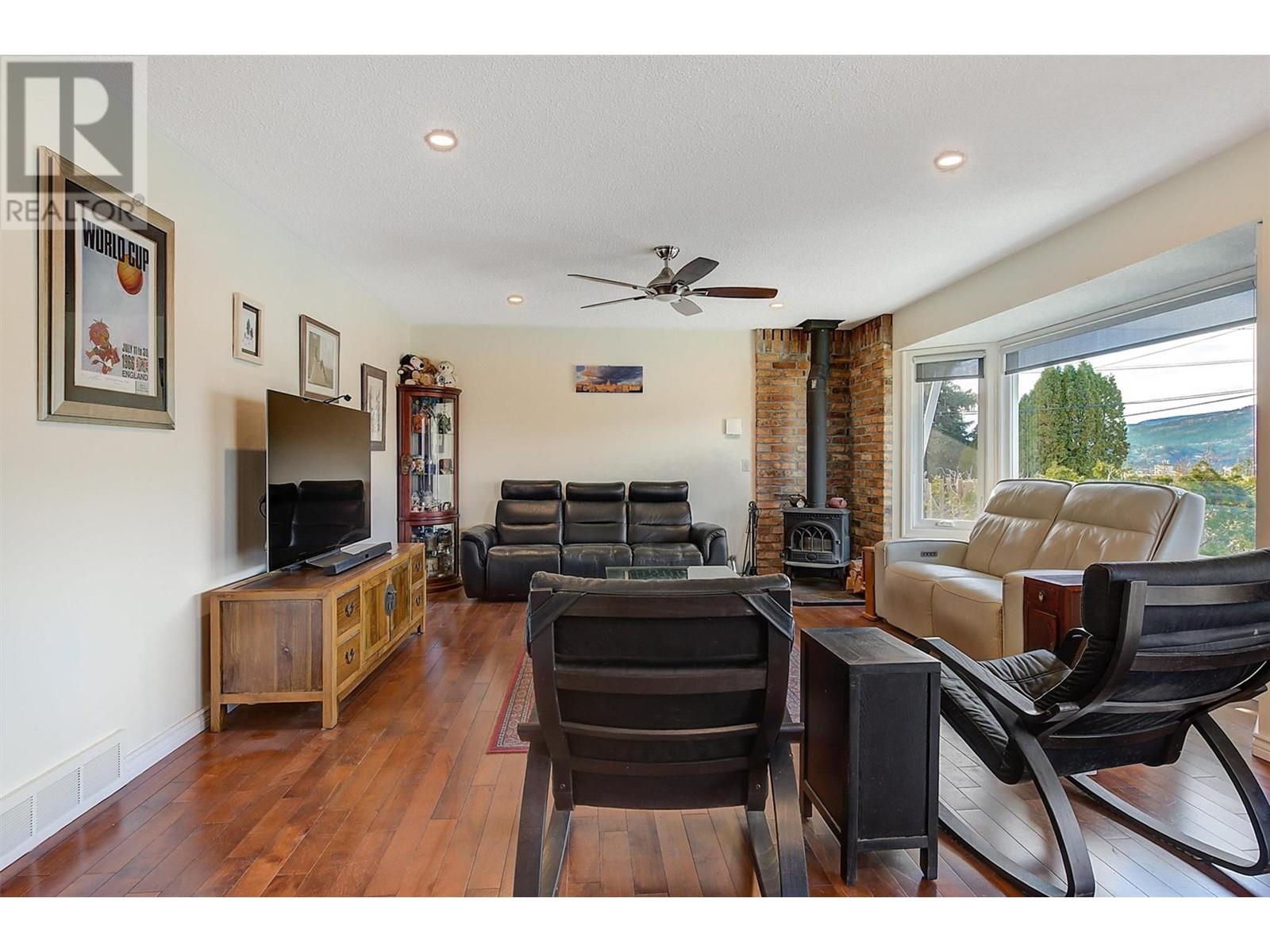 2415 Collingwood Road, West Kelowna, British Columbia  V1Z 2C3 - Photo 6 - 10345476