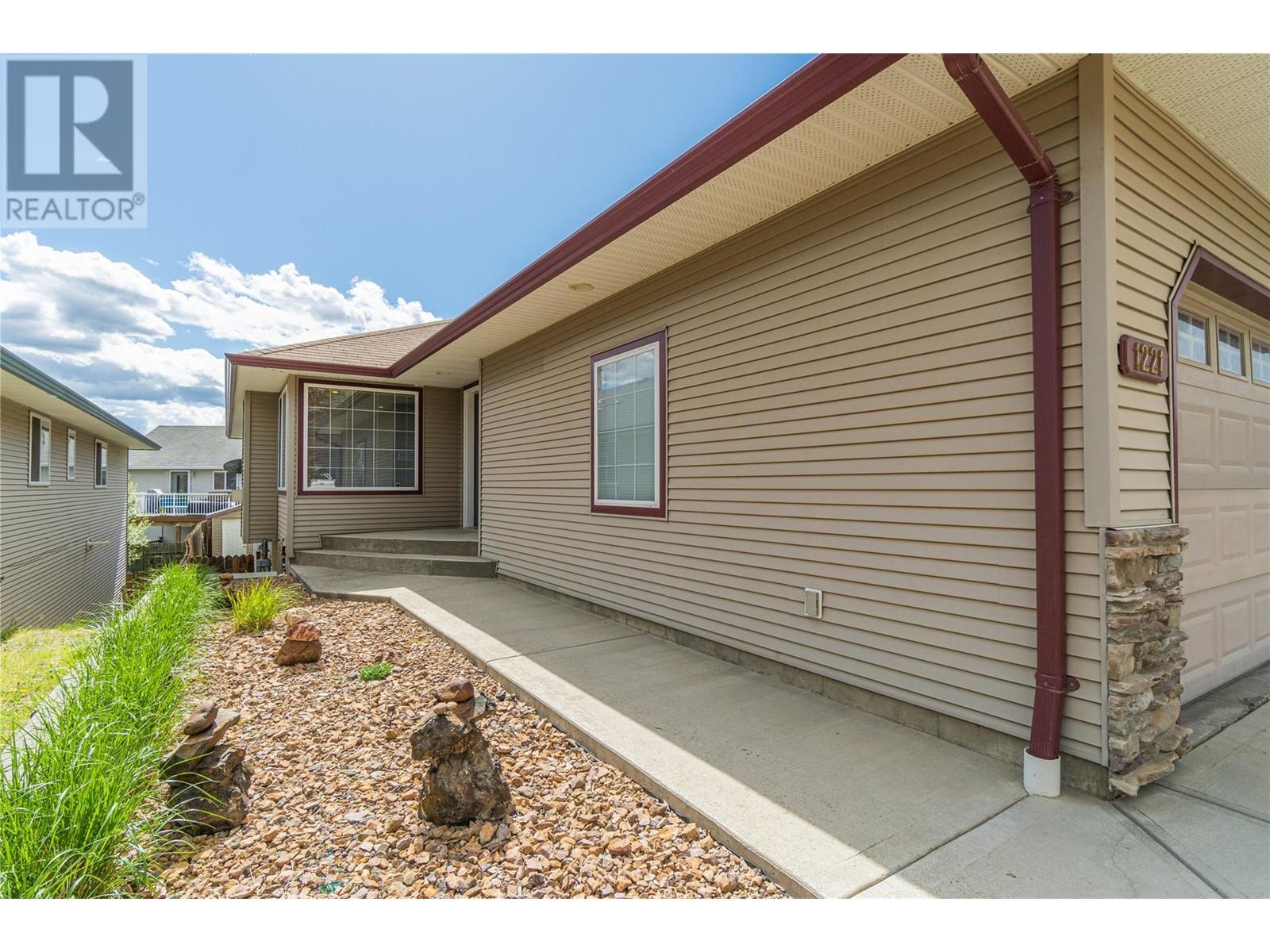 1221 Raven Drive, Kamloops, British Columbia  V2B 8P3 - Photo 1 - 10345272