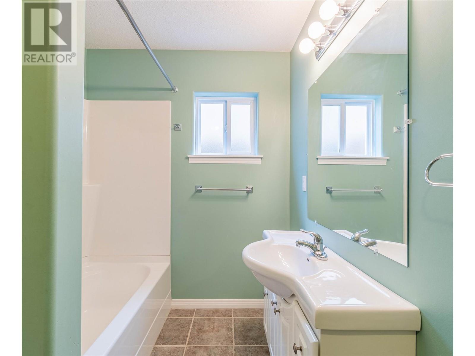 1221 Raven Drive, Kamloops, British Columbia  V2B 8P3 - Photo 28 - 10345272