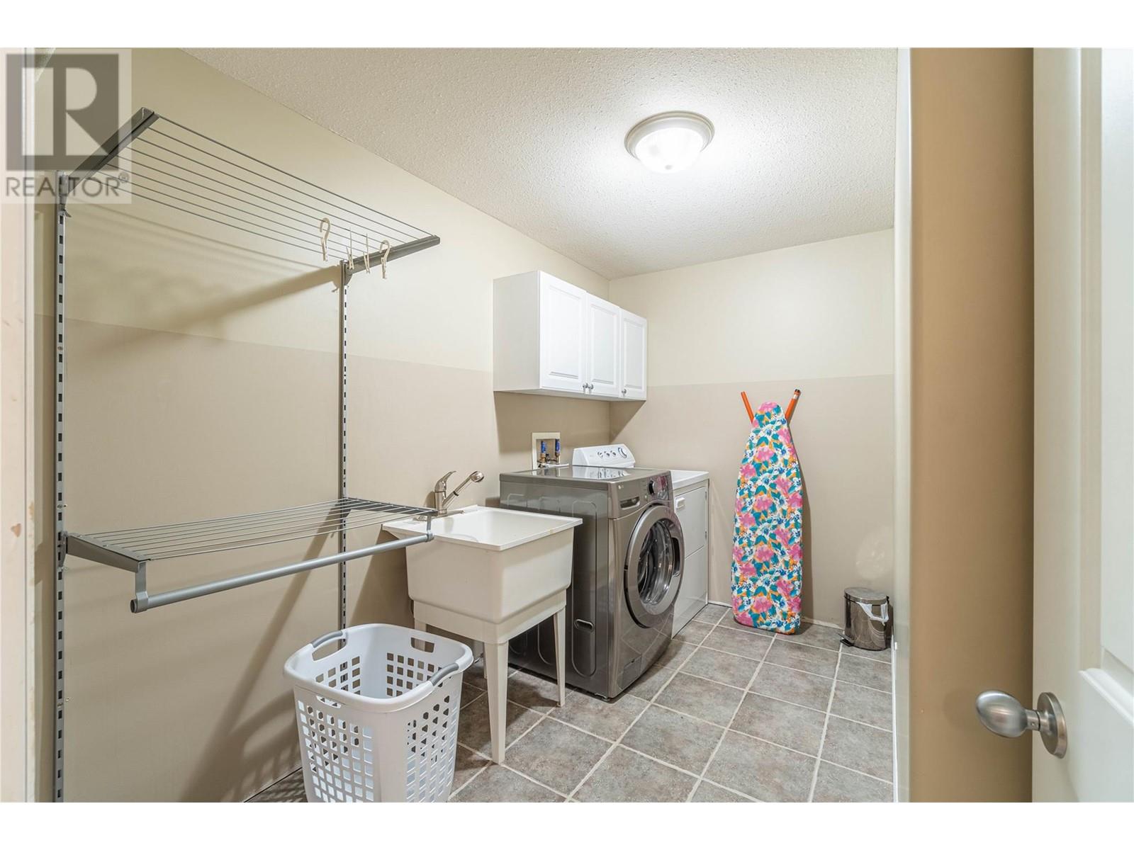 1221 Raven Drive, Kamloops, British Columbia  V2B 8P3 - Photo 29 - 10345272