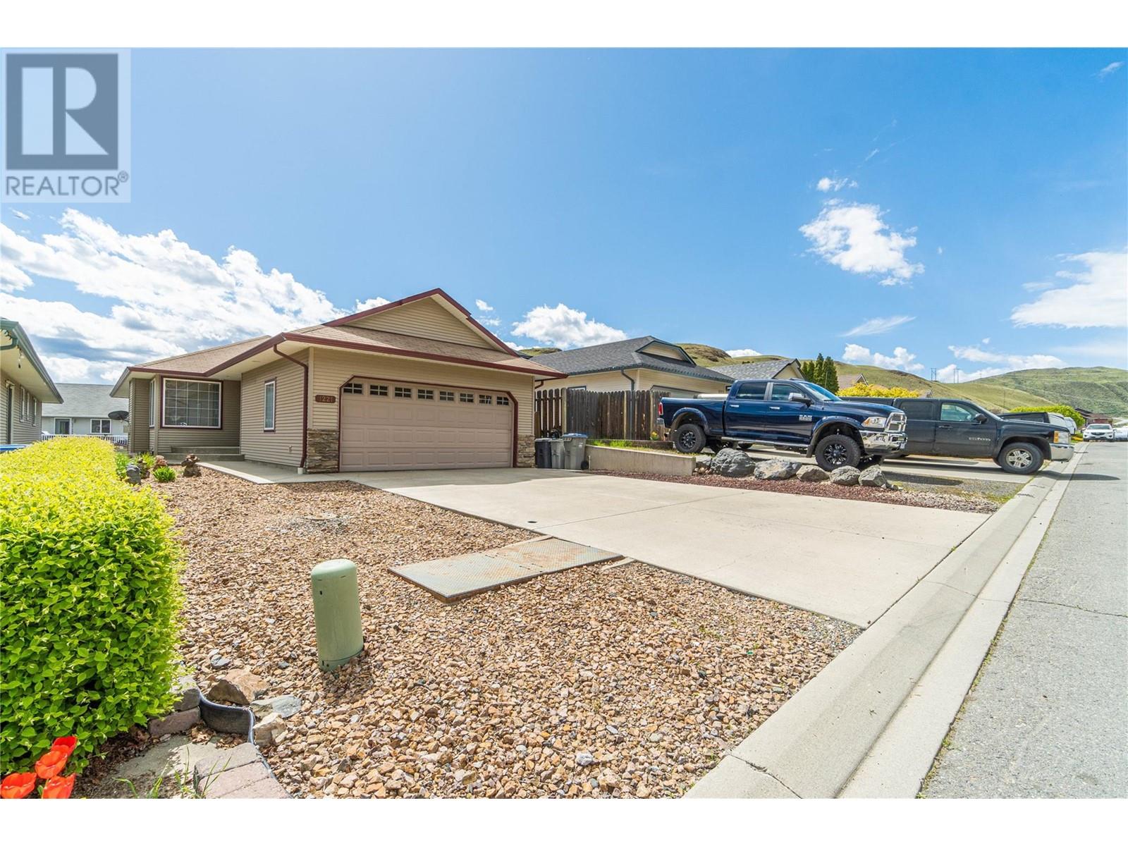 1221 Raven Drive, Kamloops, British Columbia  V2B 8P3 - Photo 3 - 10345272