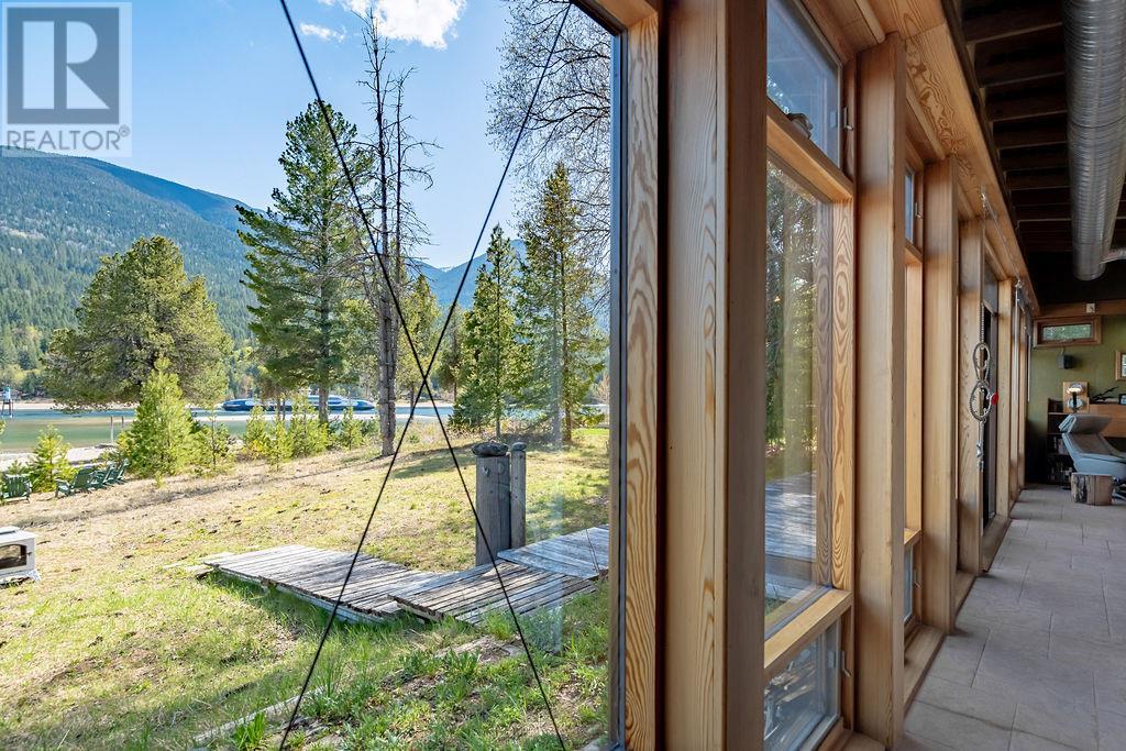 8902 Beach Street, Balfour, British Columbia  V0G 1C0 - Photo 28 - 10342192