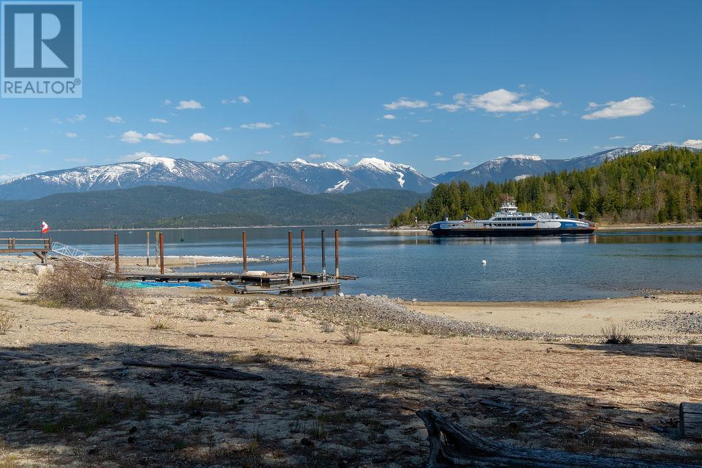 8902 Beach Street, Balfour, British Columbia  V0G 1C0 - Photo 33 - 10342192