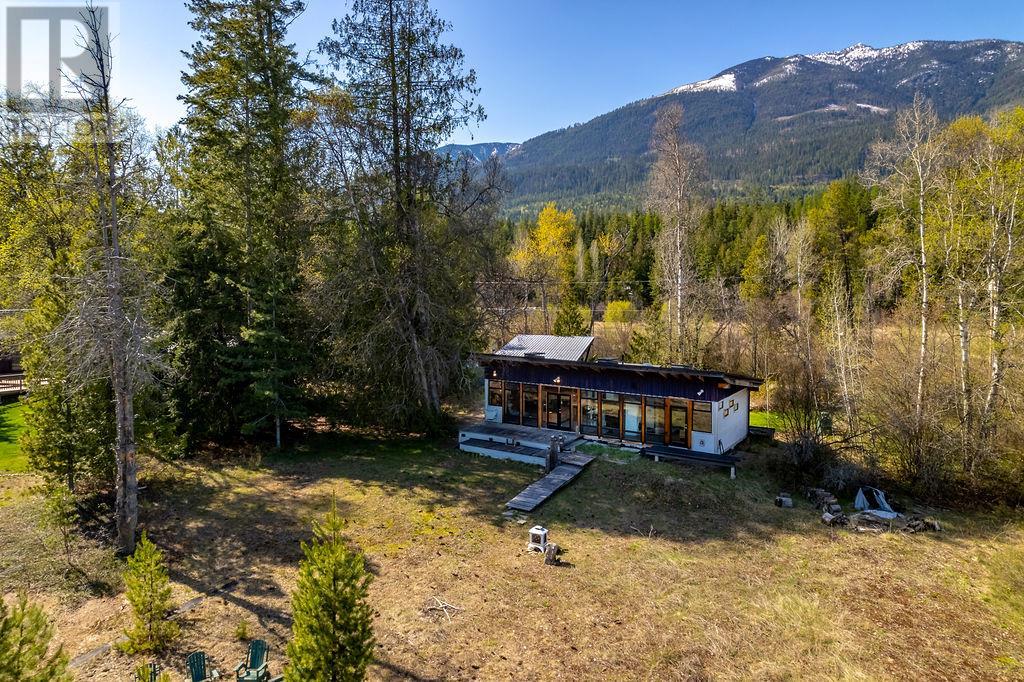 8902 Beach Street, Balfour, British Columbia  V0G 1C0 - Photo 43 - 10342192