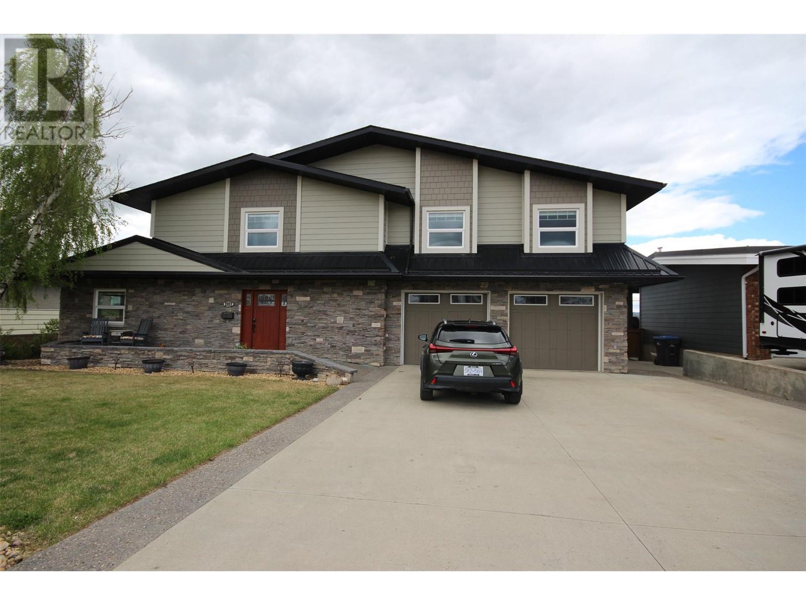 1917 93 Avenue, Dawson Creek, British Columbia  V1G 1E9 - Photo 1 - 10345873